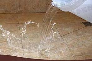 高港漏水维修 免砸砖防水材料该如何施工